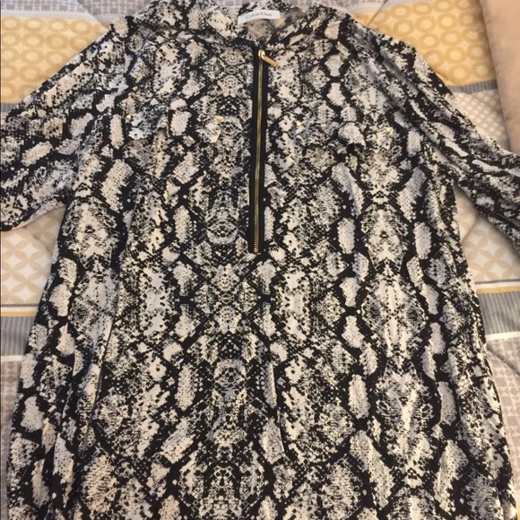 Calvin Klein Medium Sleeved Shirt in size XL - Picture 4 of 4